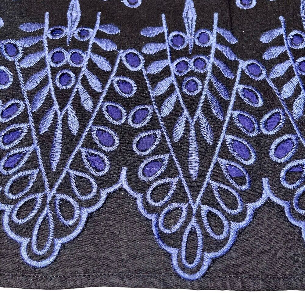 Sleeveless Embroidered Boho Blouse - Picture 6 of 7